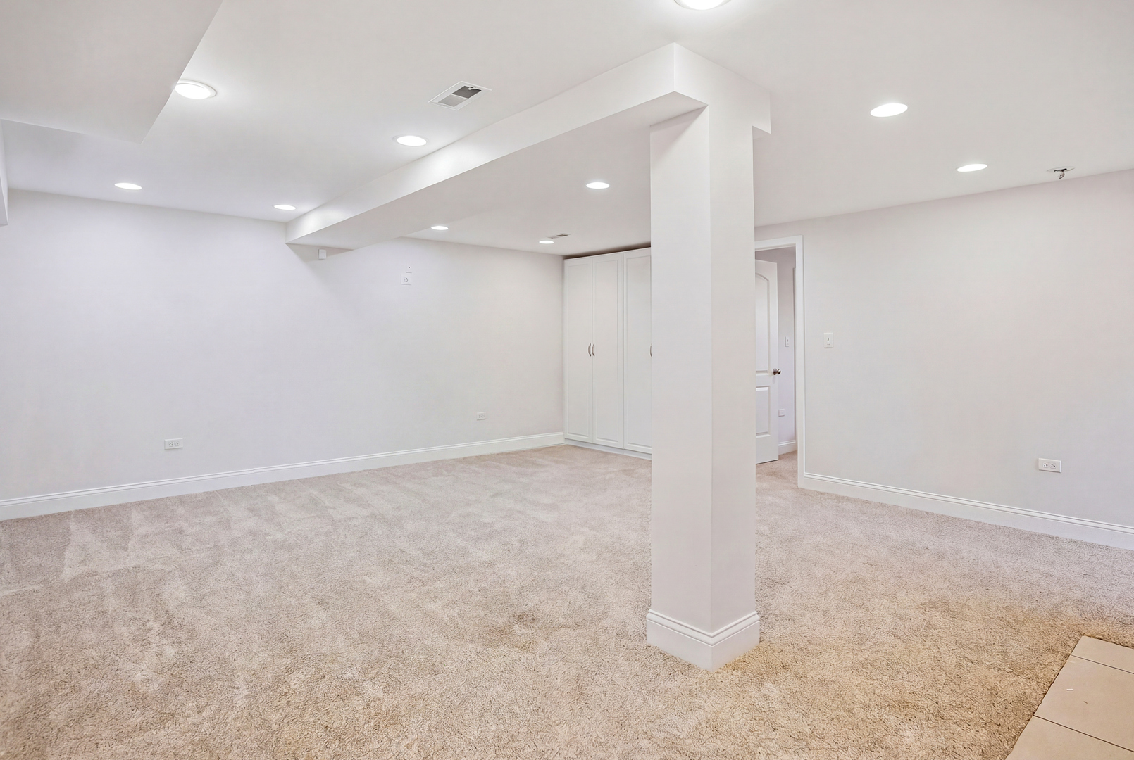 6710 Riverside Drive, Berwyn, IL 60402