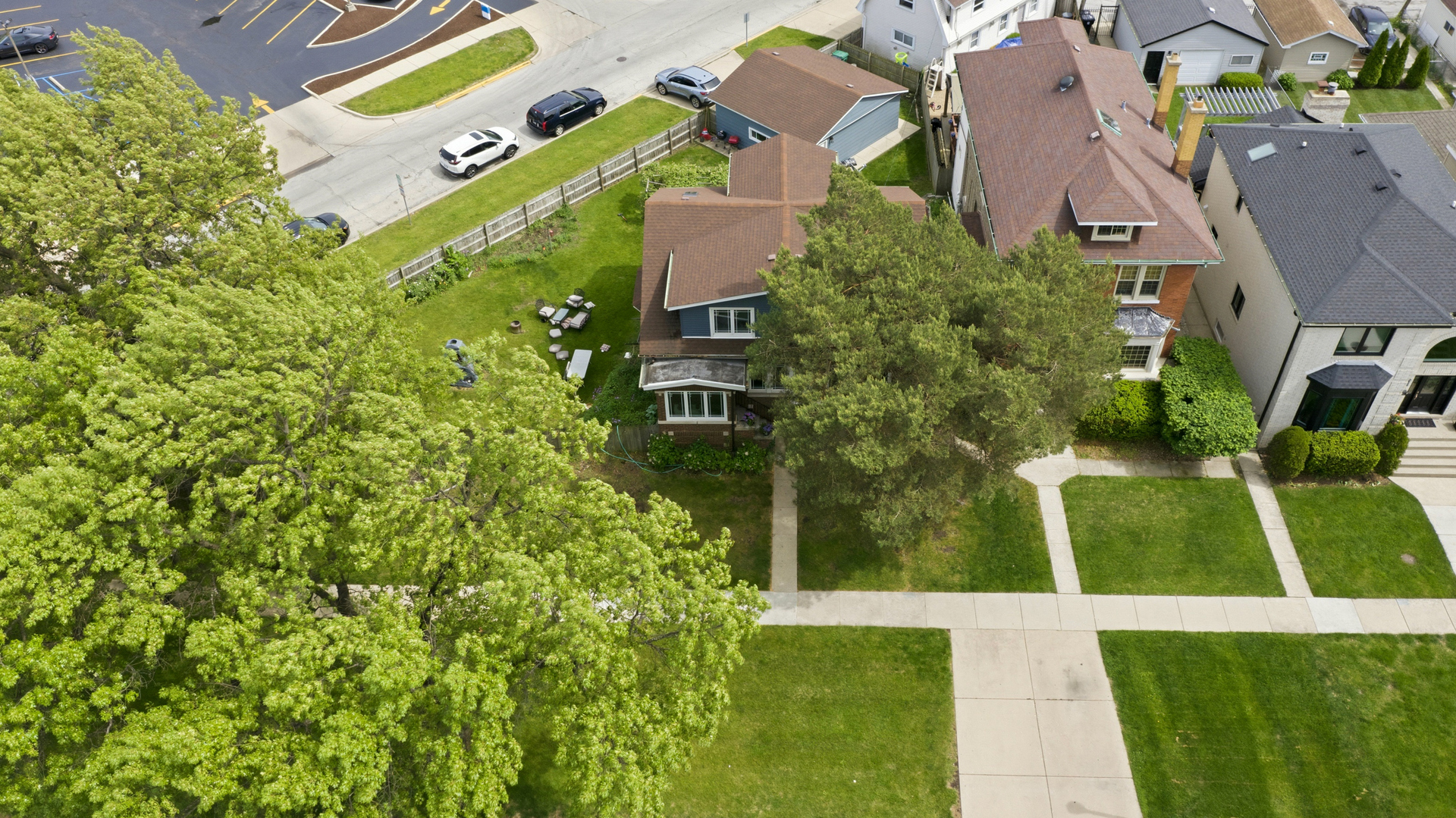 6710 Riverside Drive, Berwyn, IL 60402