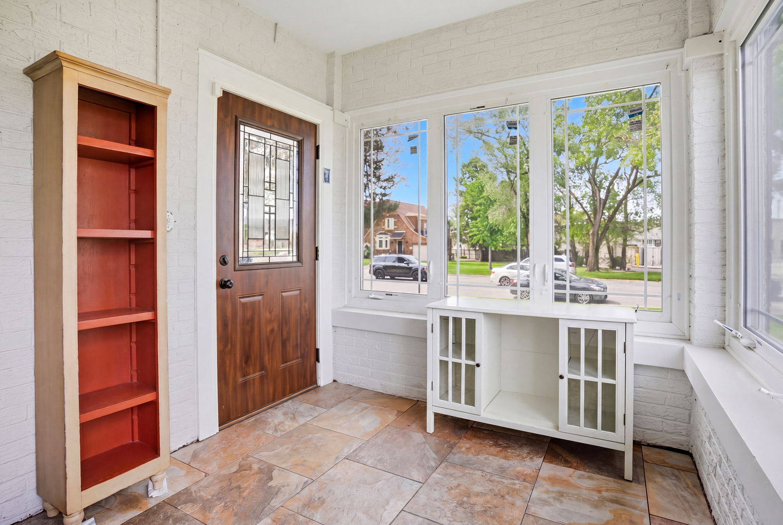 6710 Riverside Drive, Berwyn, IL 60402