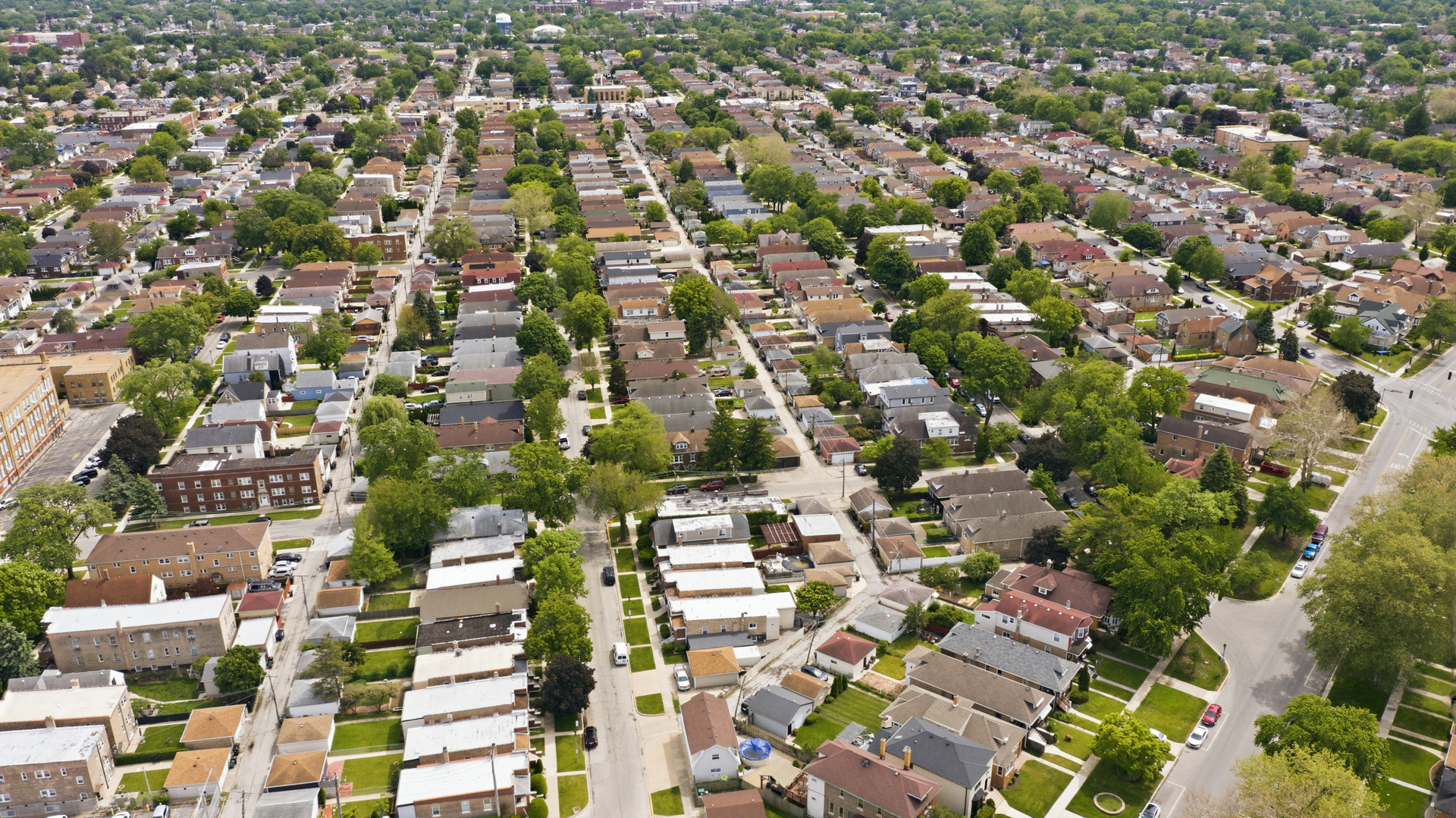 6710 Riverside Drive, Berwyn, IL 60402