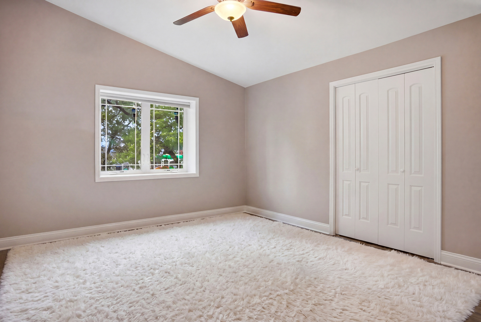 6710 Riverside Drive, Berwyn, IL 60402