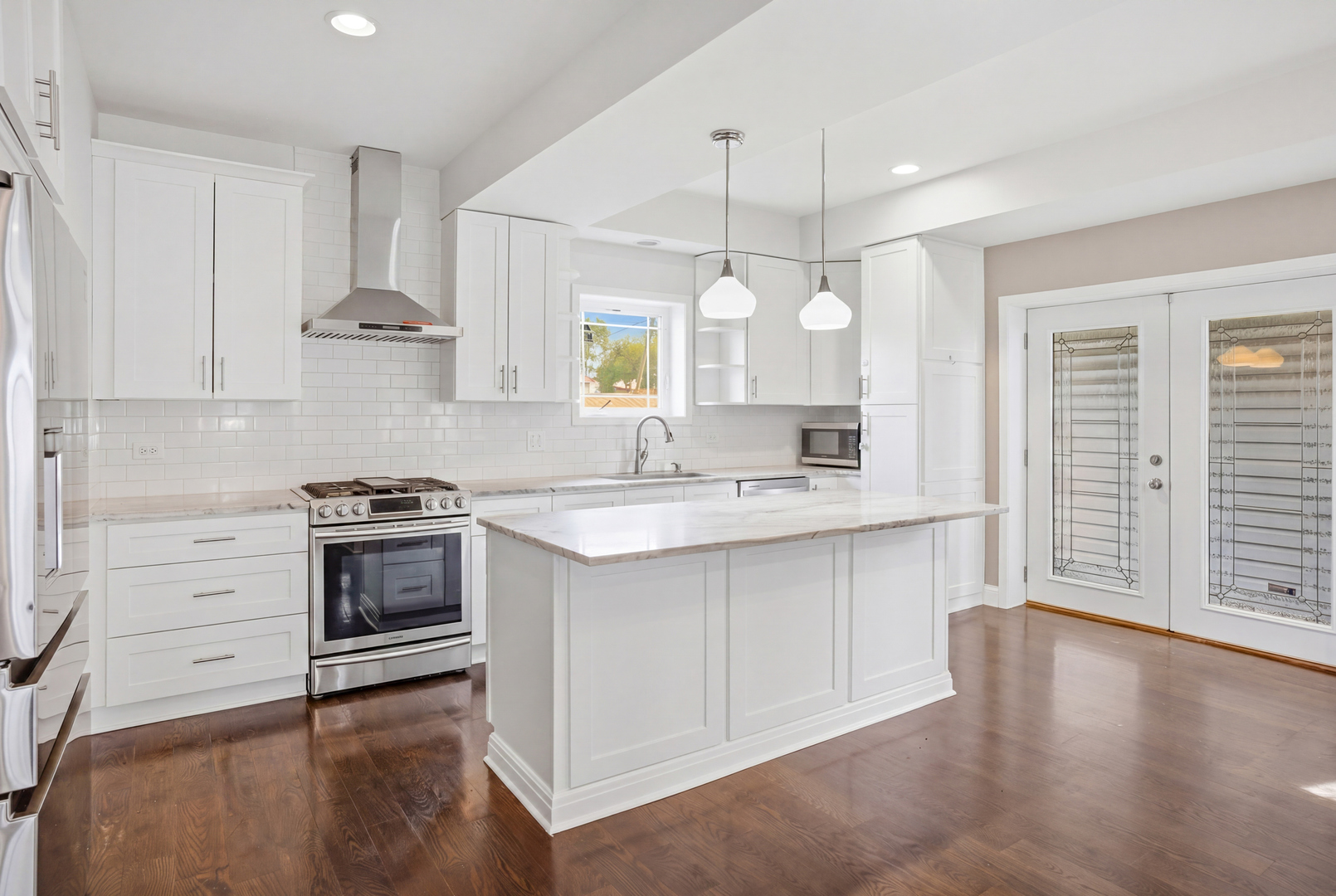 6710 Riverside Drive, Berwyn, IL 60402