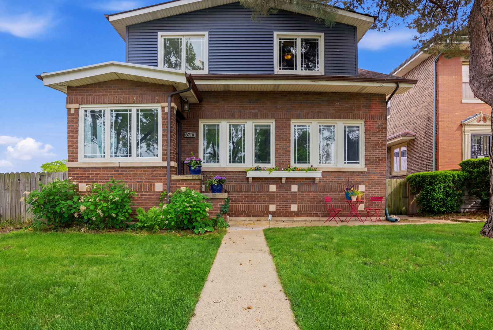 6710 Riverside Drive, Berwyn, IL 60402