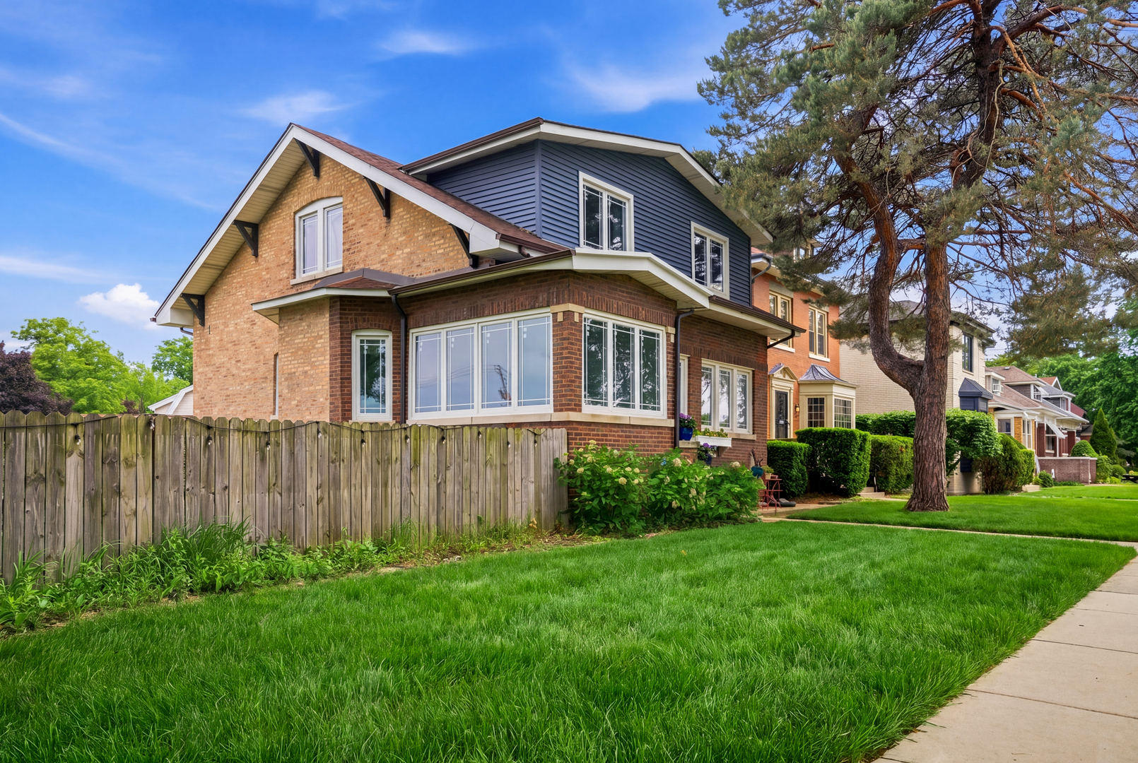 6710 Riverside Drive, Berwyn, IL 60402