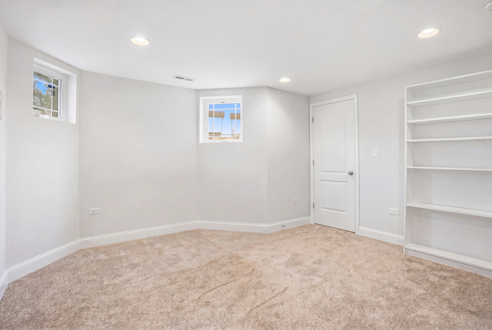 6710 Riverside Drive, Berwyn, IL 60402