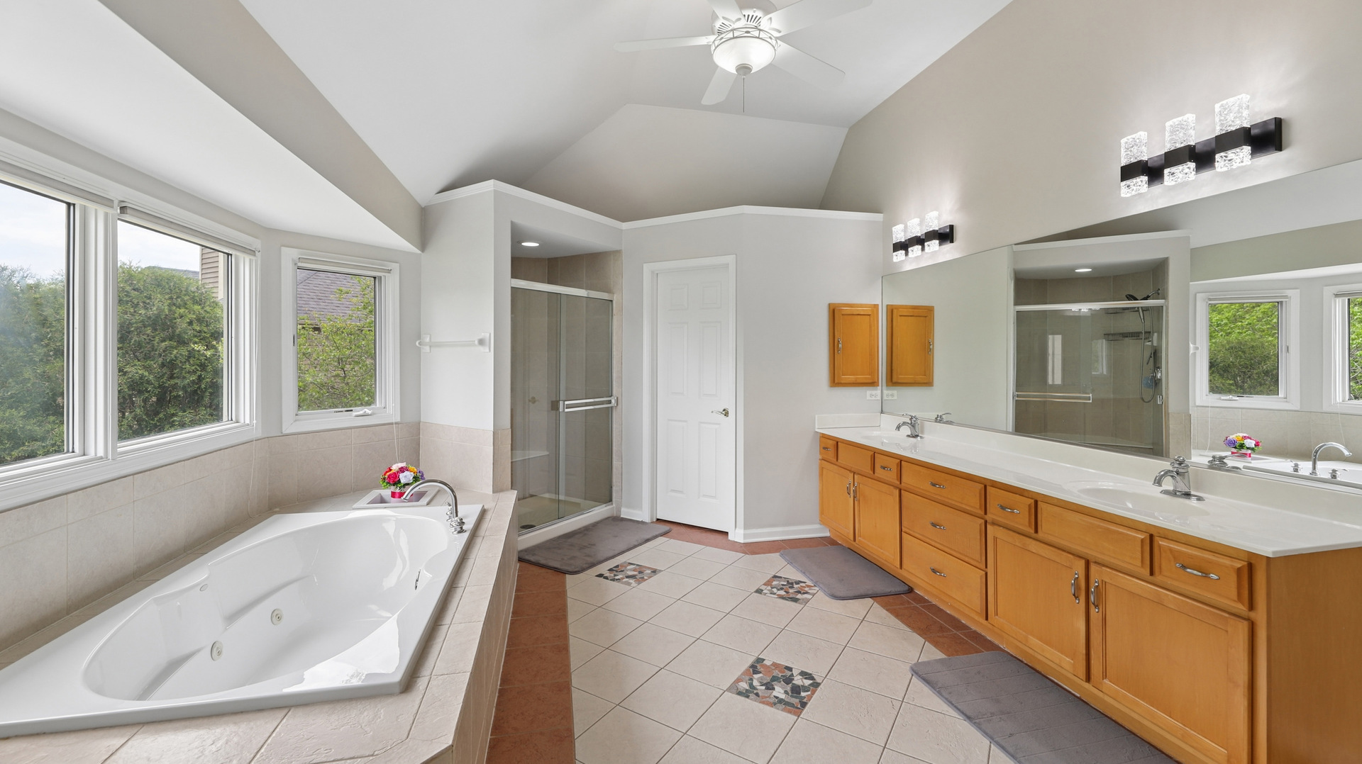 2775 GINGER WOODS Drive, Aurora, IL 60502
