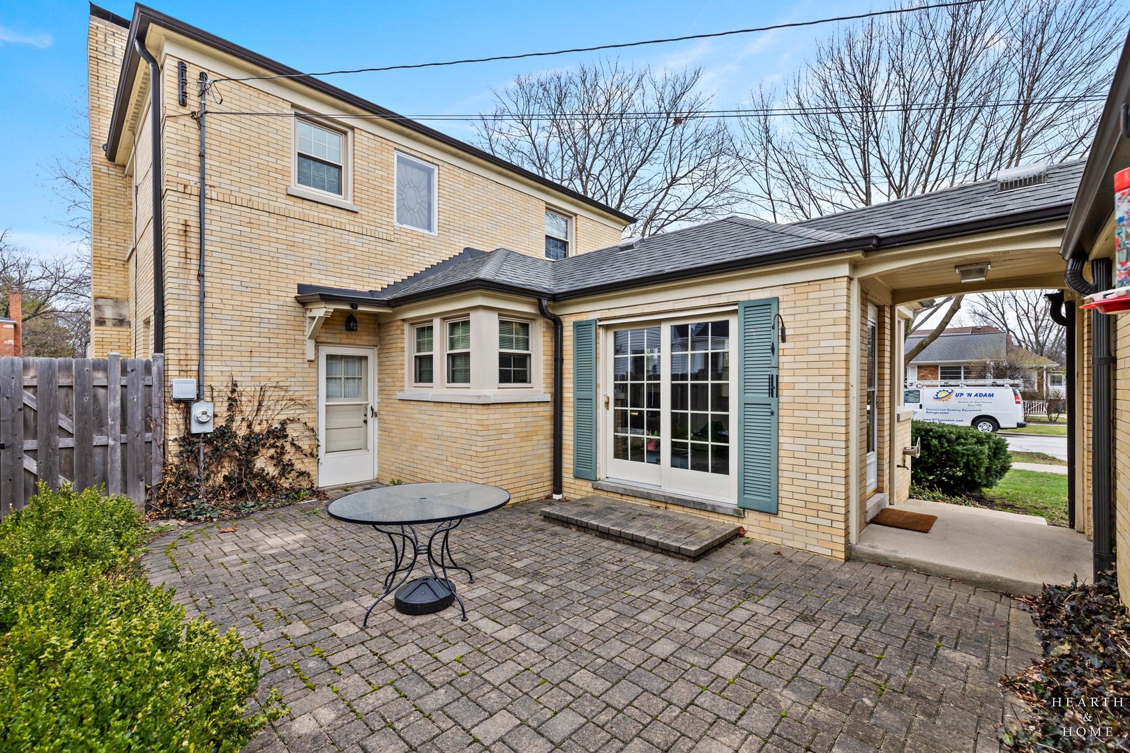 400 W Milburn Avenue, Mount Prospect, IL 60056
