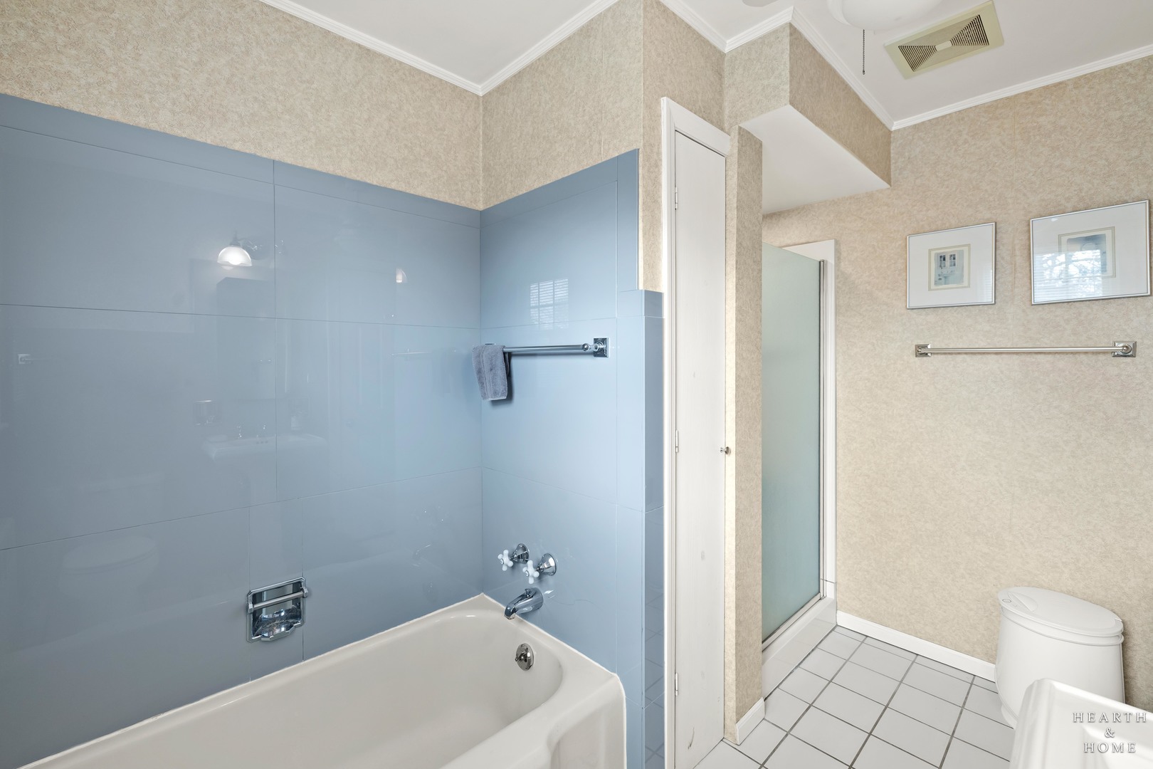 400 W Milburn Avenue, Mount Prospect, IL 60056