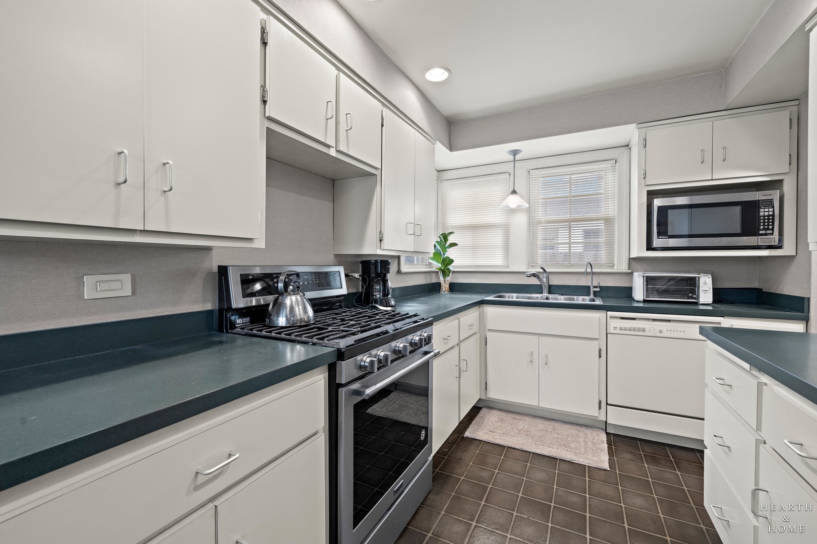400 W Milburn Avenue, Mount Prospect, IL 60056