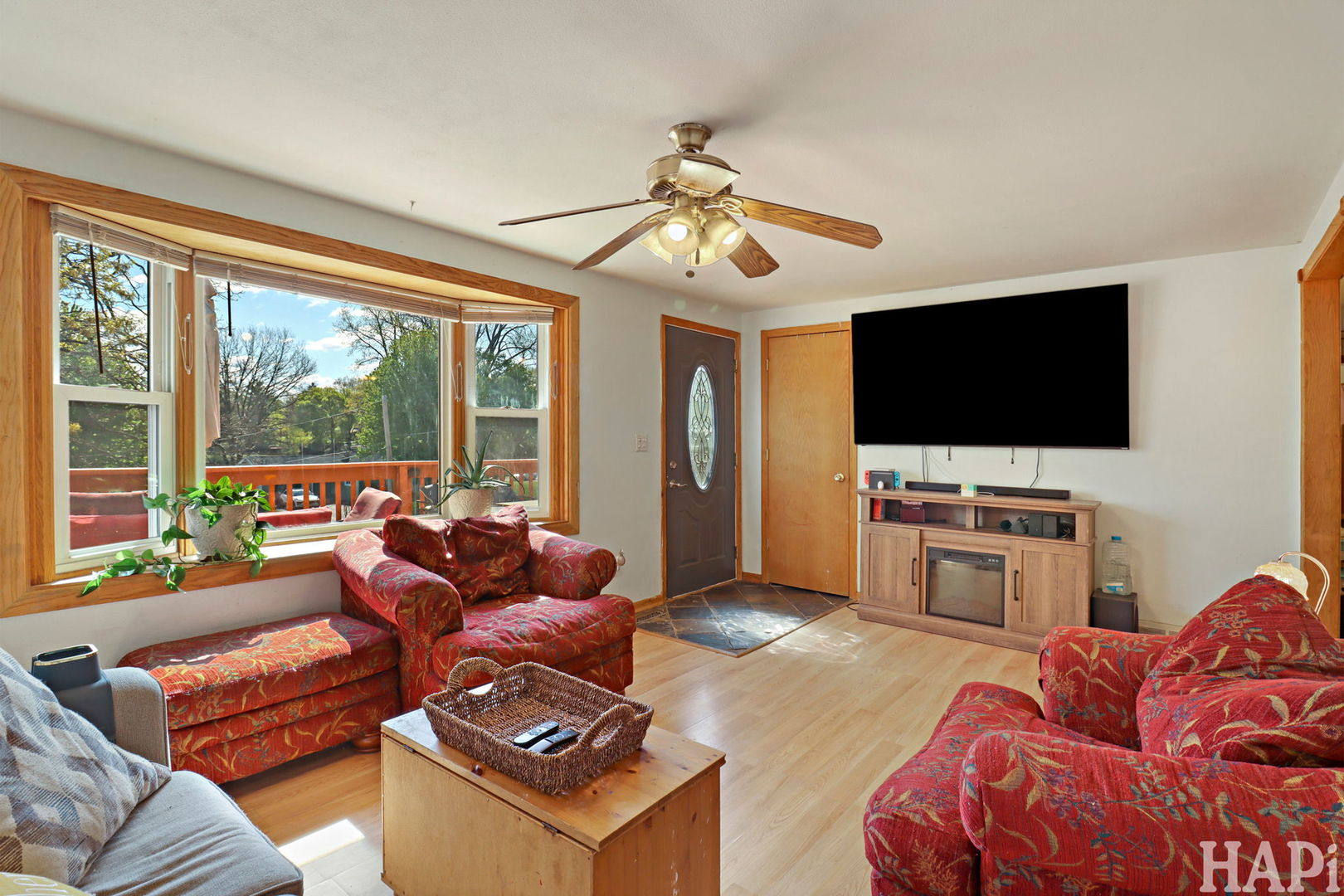 5709 Fox Lake Road, McHenry, IL 60051