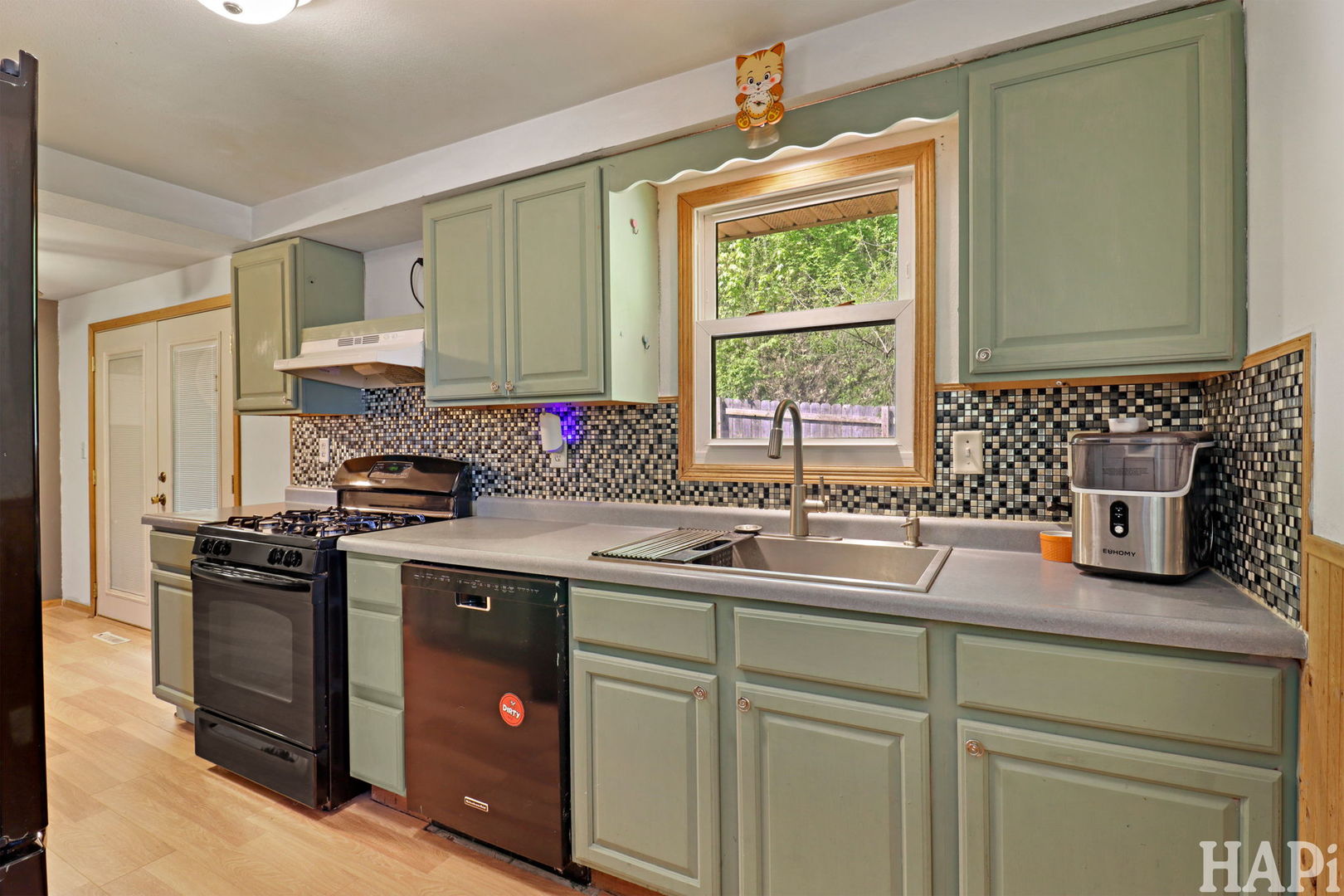 5709 Fox Lake Road, McHenry, IL 60051