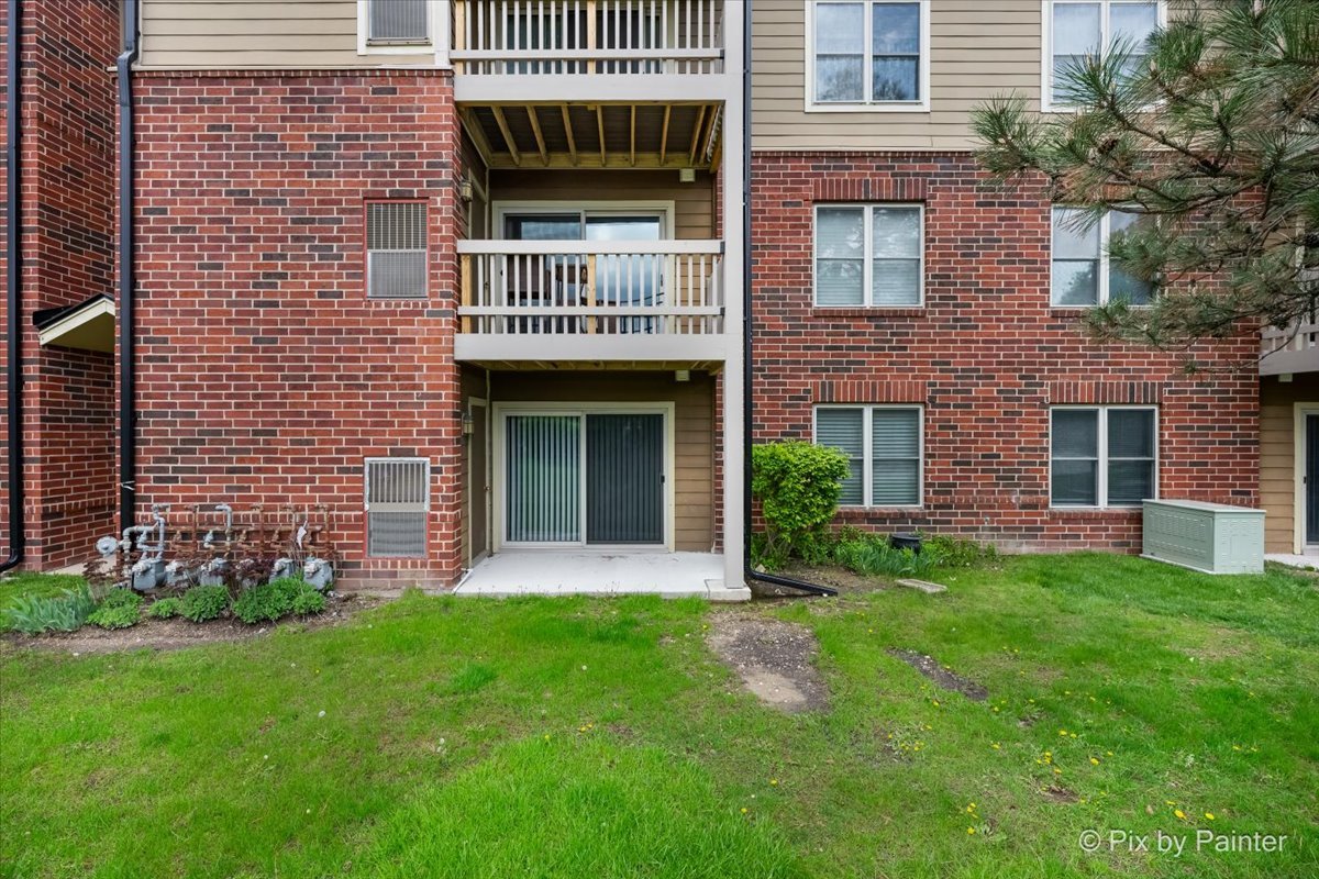 110 GLENGARRY Drive #10-106, Bloomingdale, IL 60108