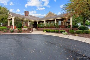 110 GLENGARRY Drive #10-106, Bloomingdale, IL 60108