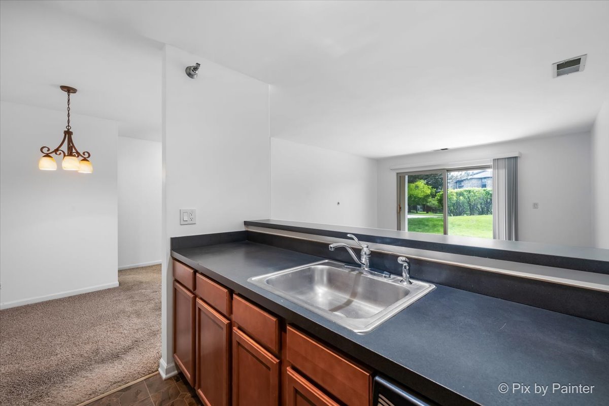 110 GLENGARRY Drive #10-106, Bloomingdale, IL 60108