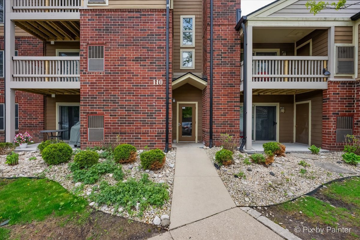 110 GLENGARRY Drive #10-106, Bloomingdale, IL 60108