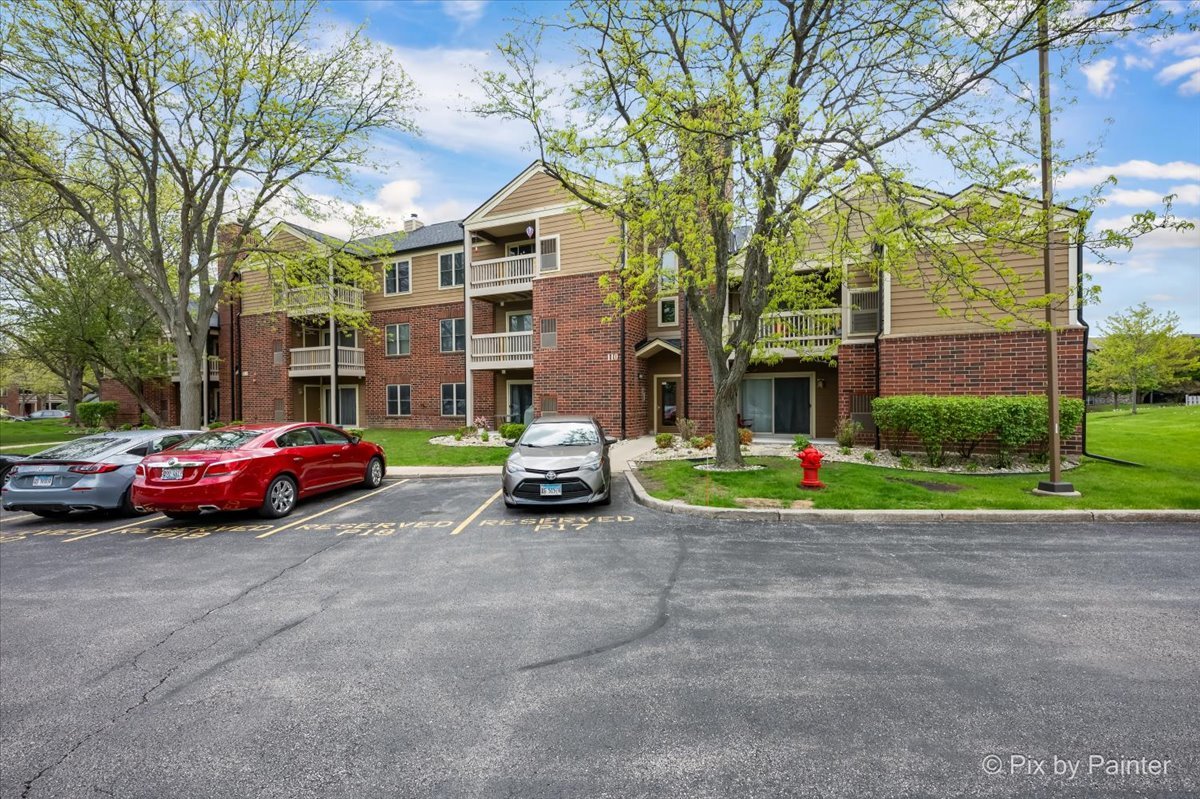 110 GLENGARRY Drive #10-106, Bloomingdale, IL 60108