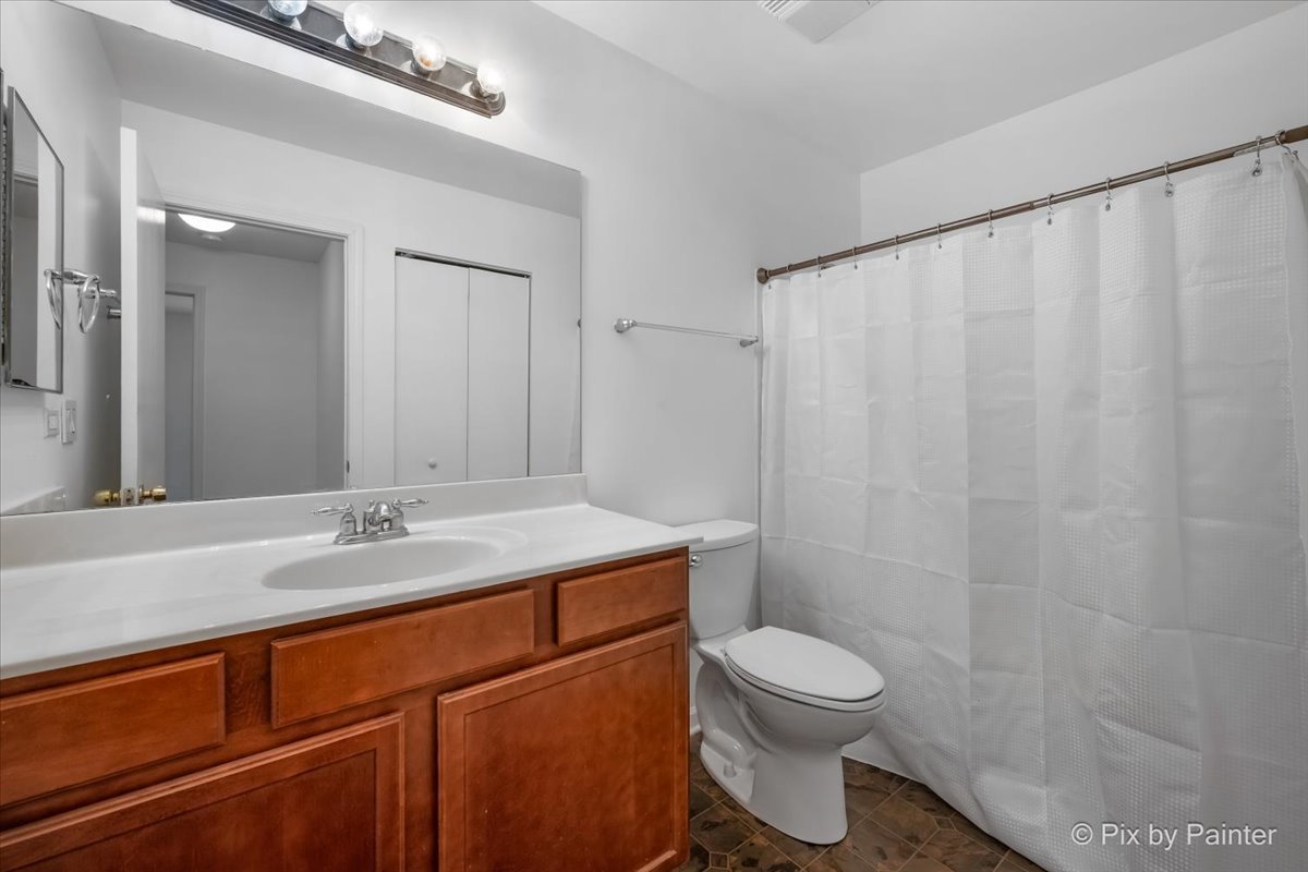 110 GLENGARRY Drive #10-106, Bloomingdale, IL 60108