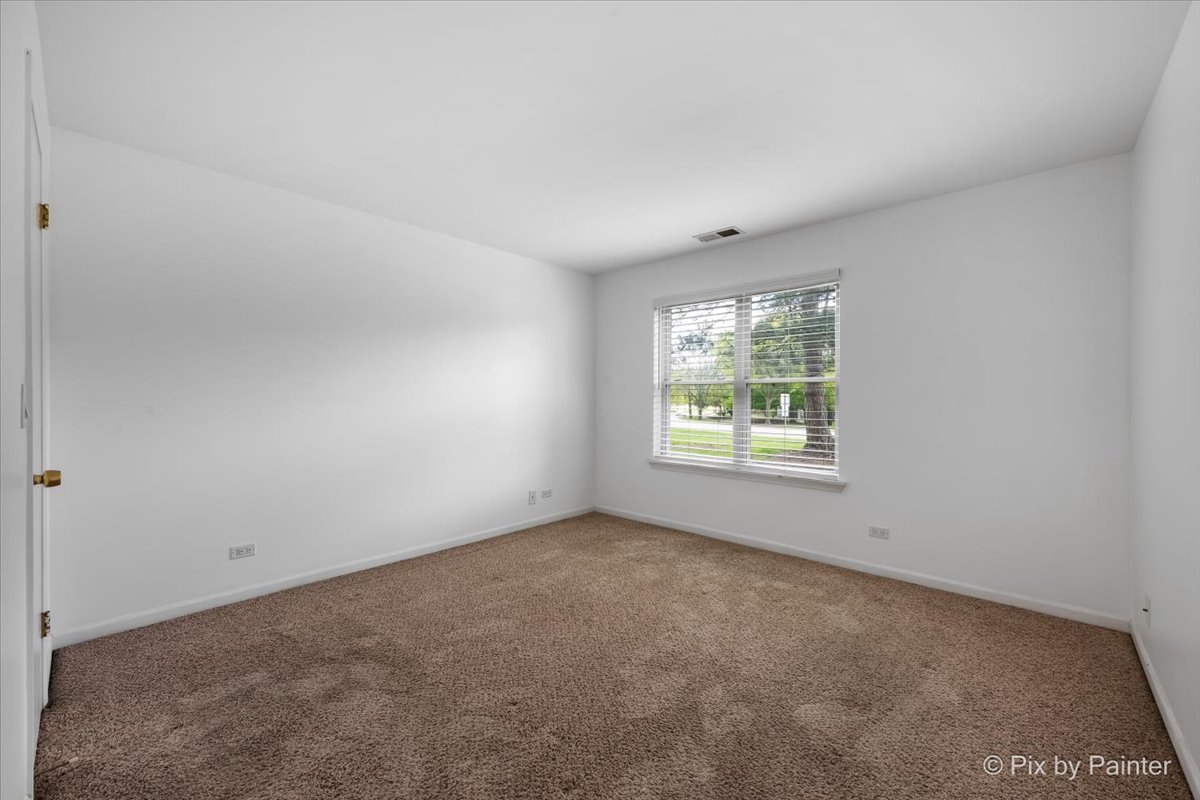 110 GLENGARRY Drive #10-106, Bloomingdale, IL 60108