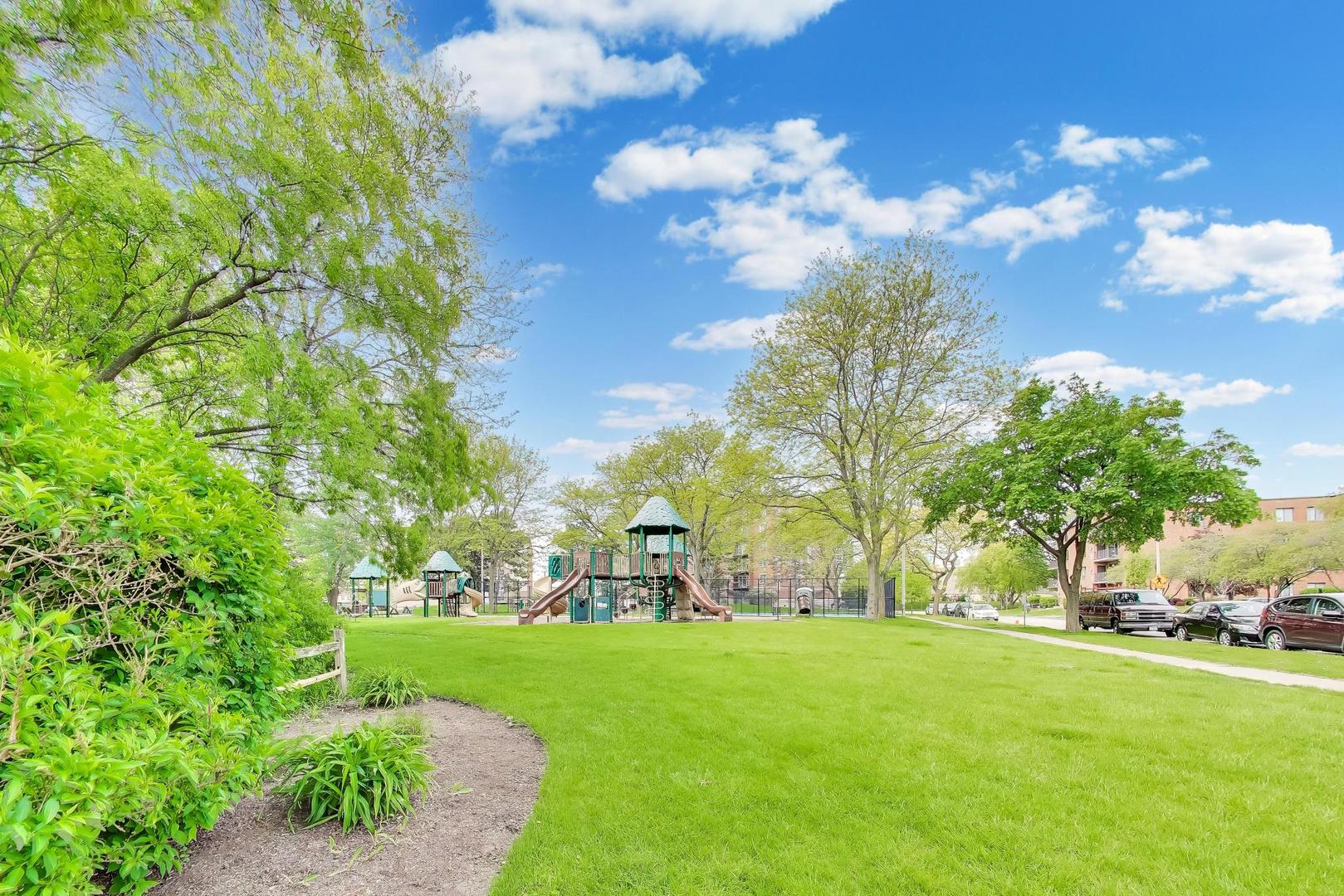 950 E Wilmette Road #405, Palatine, IL 60074
