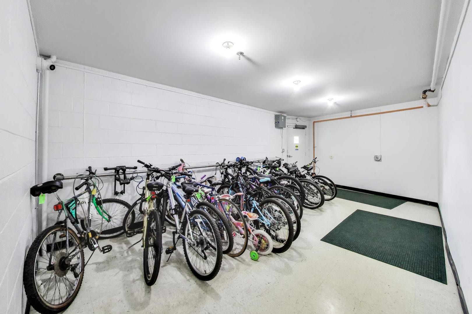 950 E Wilmette Road #405, Palatine, IL 60074