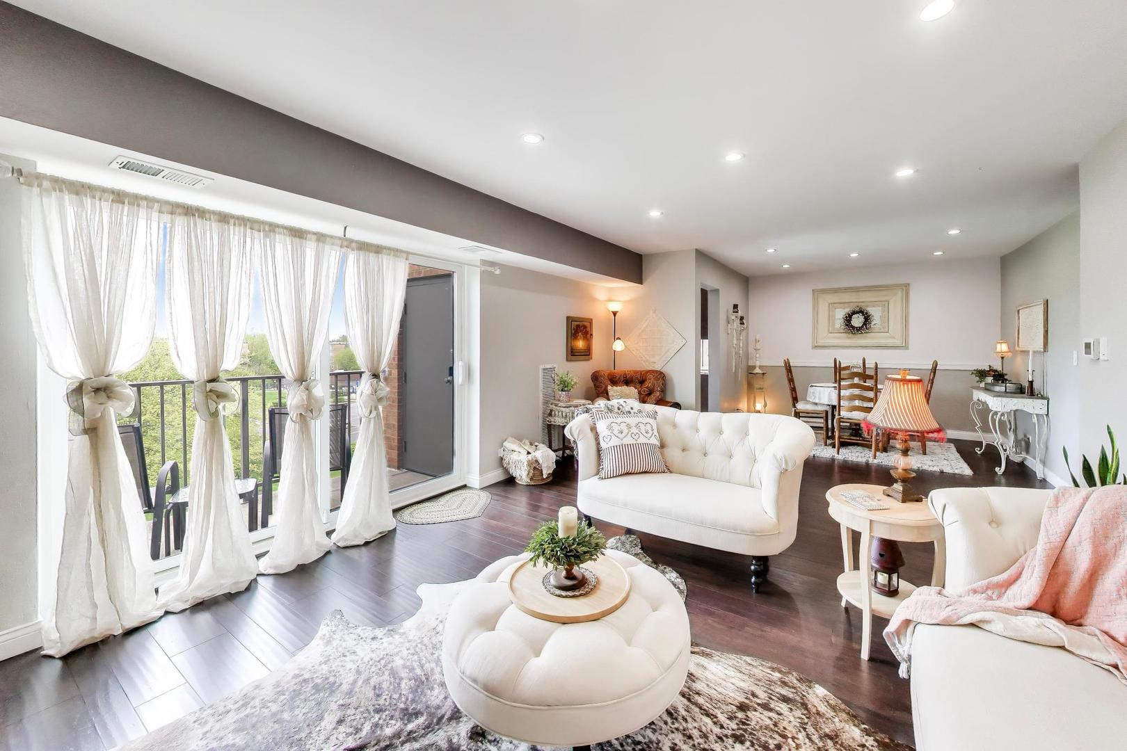 950 E Wilmette Road #405, Palatine, IL 60074