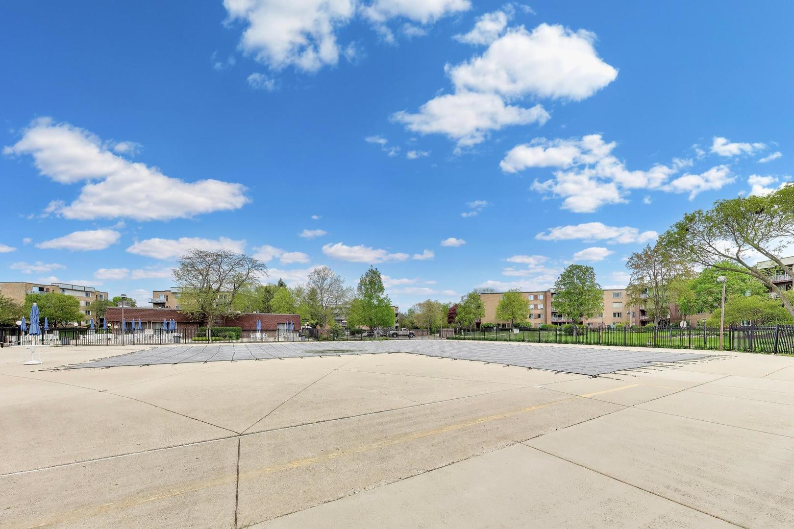 950 E Wilmette Road #405, Palatine, IL 60074