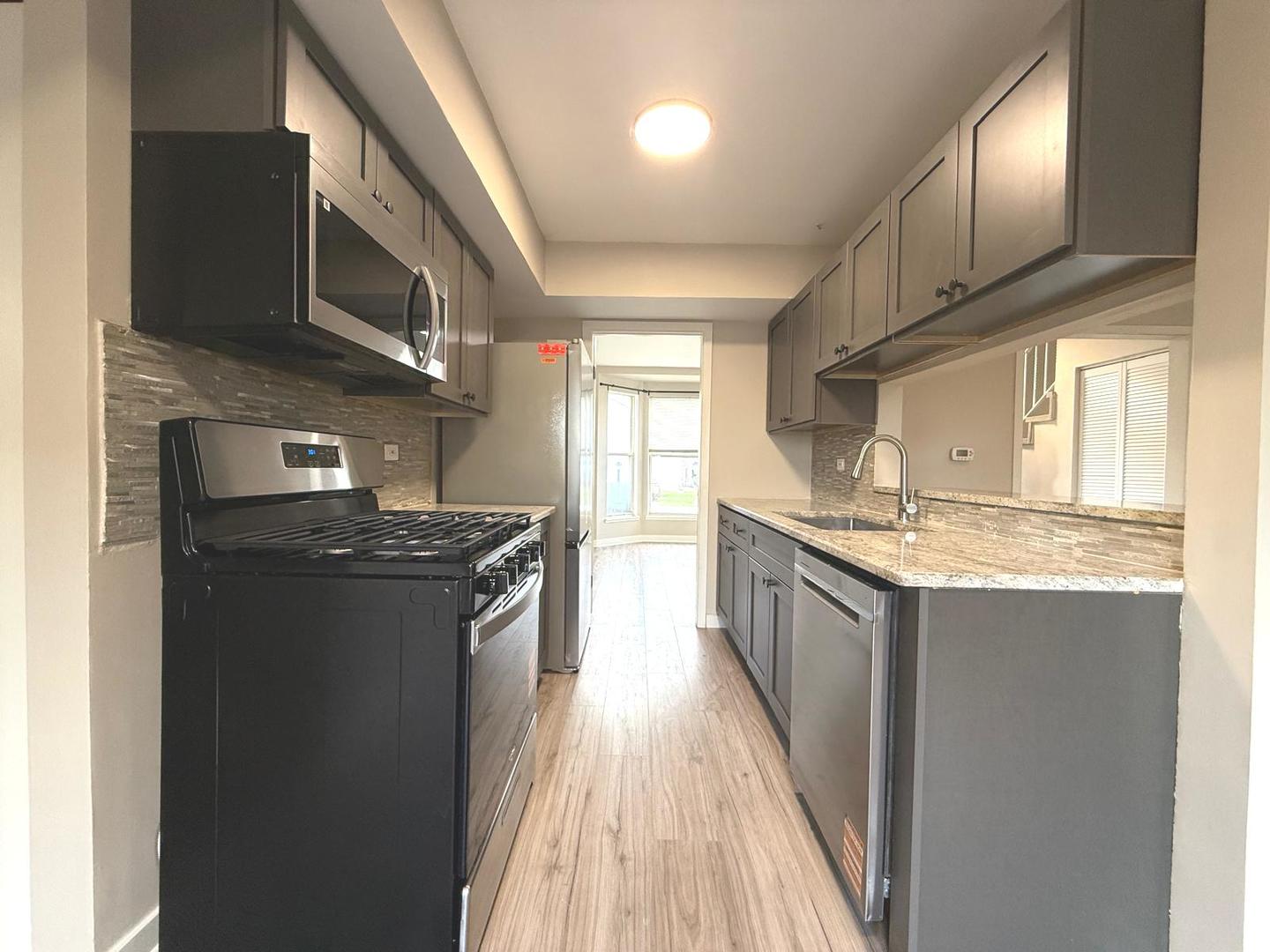 750 Roosevelt Road #750, Hanover Park, IL 60133