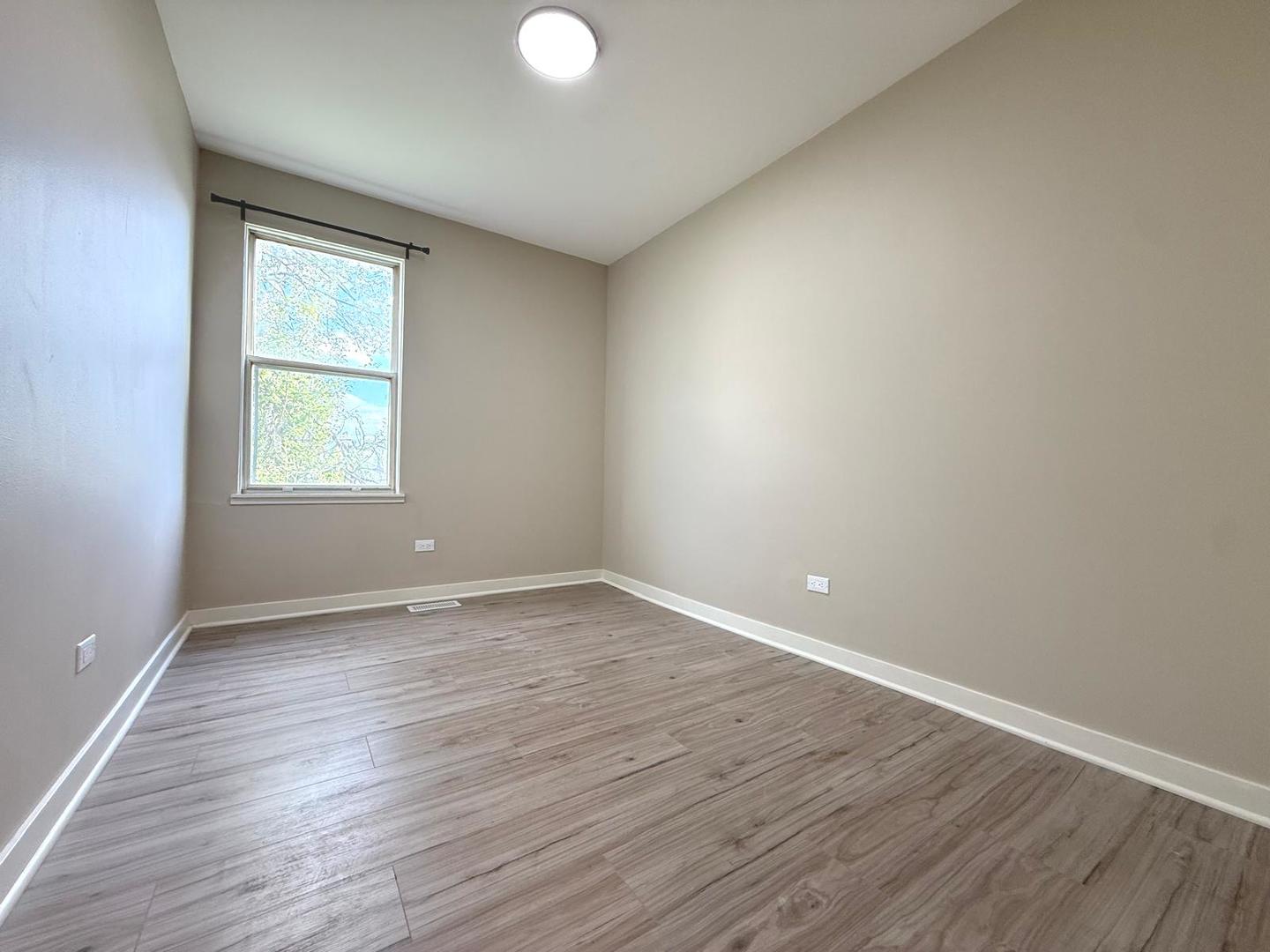 750 Roosevelt Road #750, Hanover Park, IL 60133