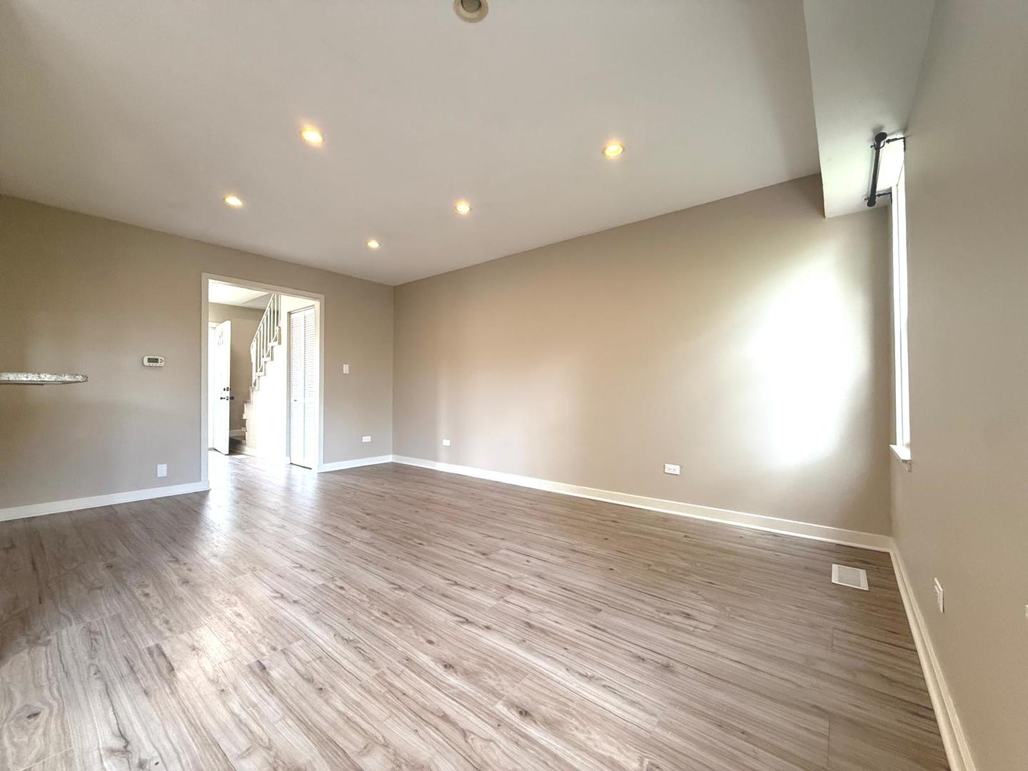 750 Roosevelt Road #750, Hanover Park, IL 60133