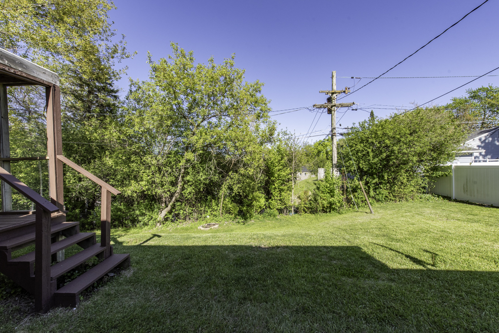 2123 N McAree Road, Waukegan, IL 60087