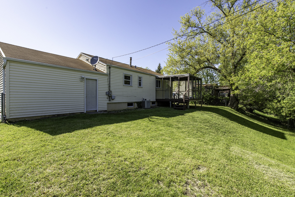 2123 N McAree Road, Waukegan, IL 60087