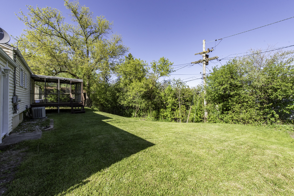 2123 N McAree Road, Waukegan, IL 60087