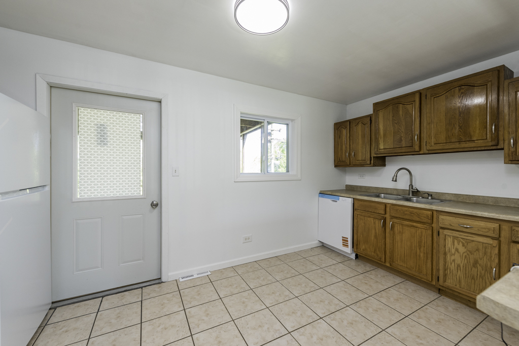 2123 N McAree Road, Waukegan, IL 60087