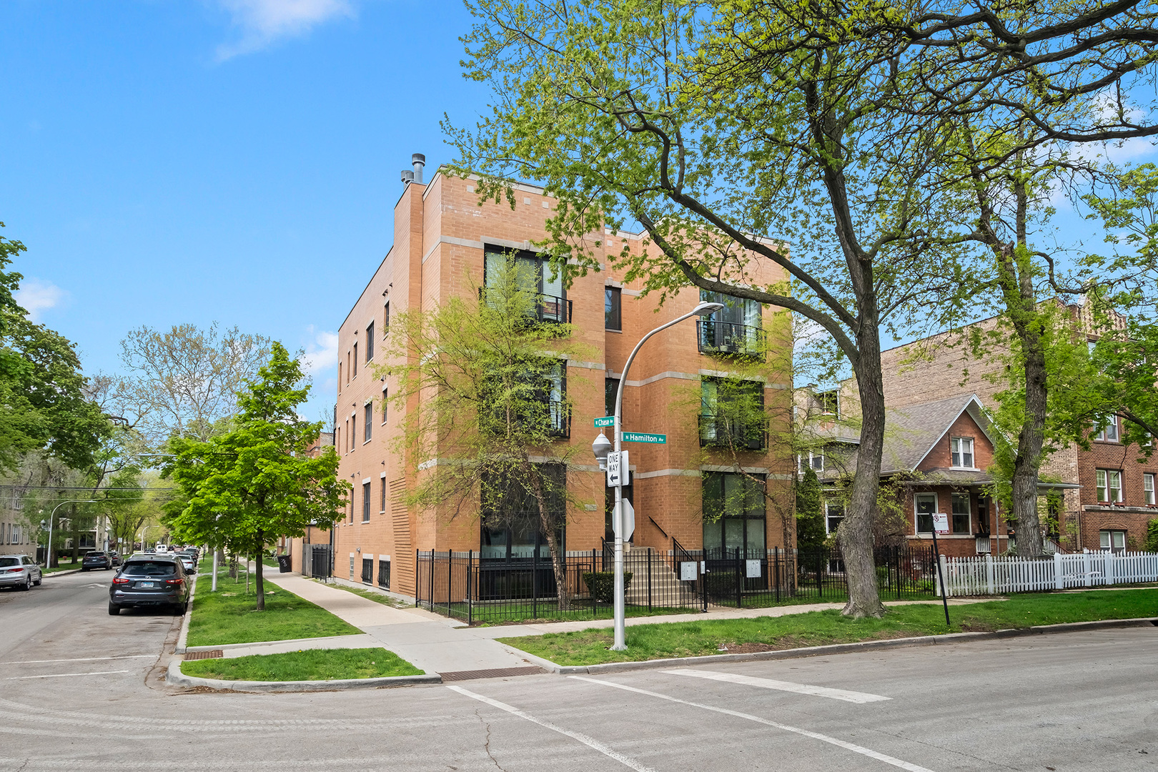 7300 N Hamilton Avenue #1S, Chicago, IL 60645