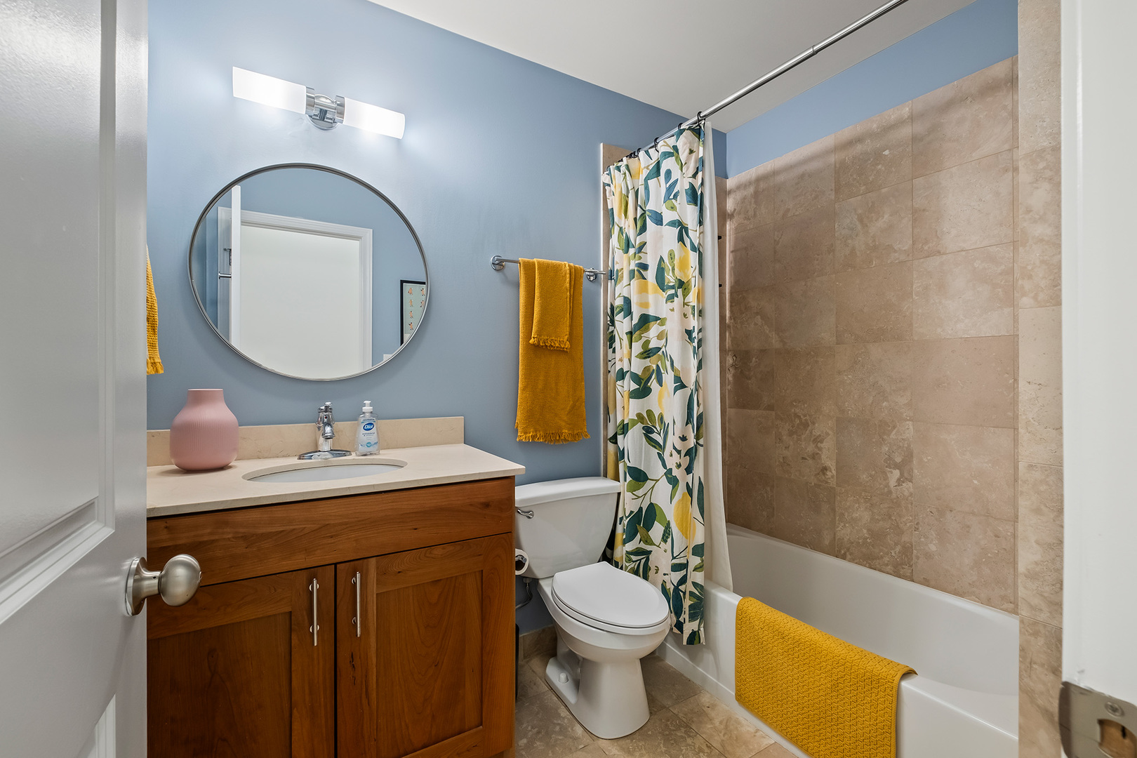7300 N Hamilton Avenue #1S, Chicago, IL 60645