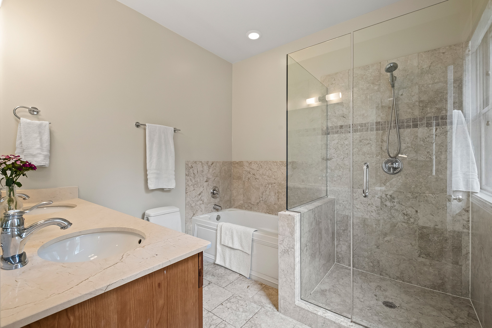 7300 N Hamilton Avenue #1S, Chicago, IL 60645