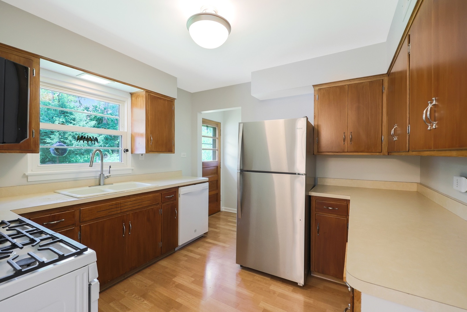 1615 E Evergreen Street, Wheaton, IL 60187