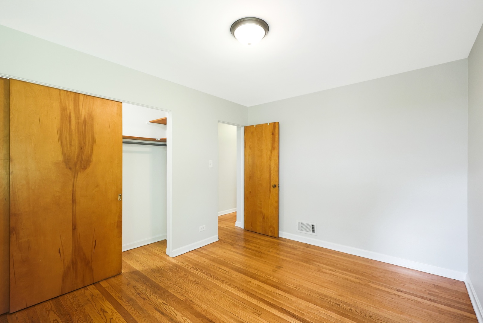 1615 E Evergreen Street, Wheaton, IL 60187