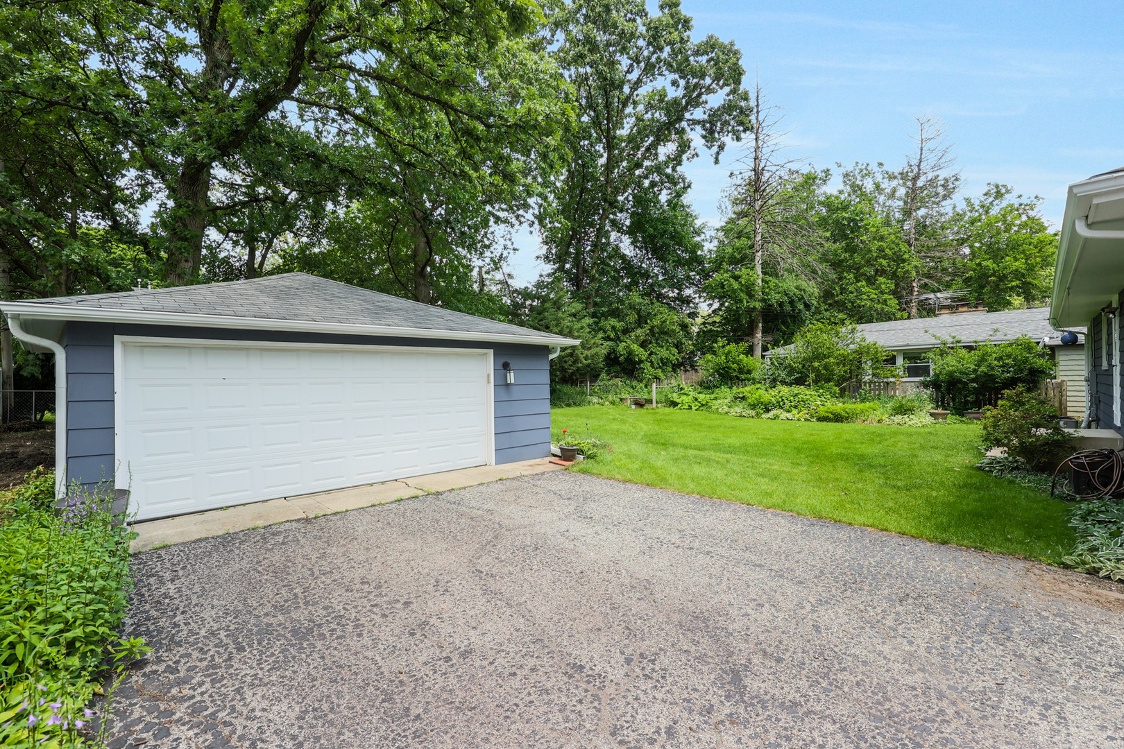 1615 E Evergreen Street, Wheaton, IL 60187