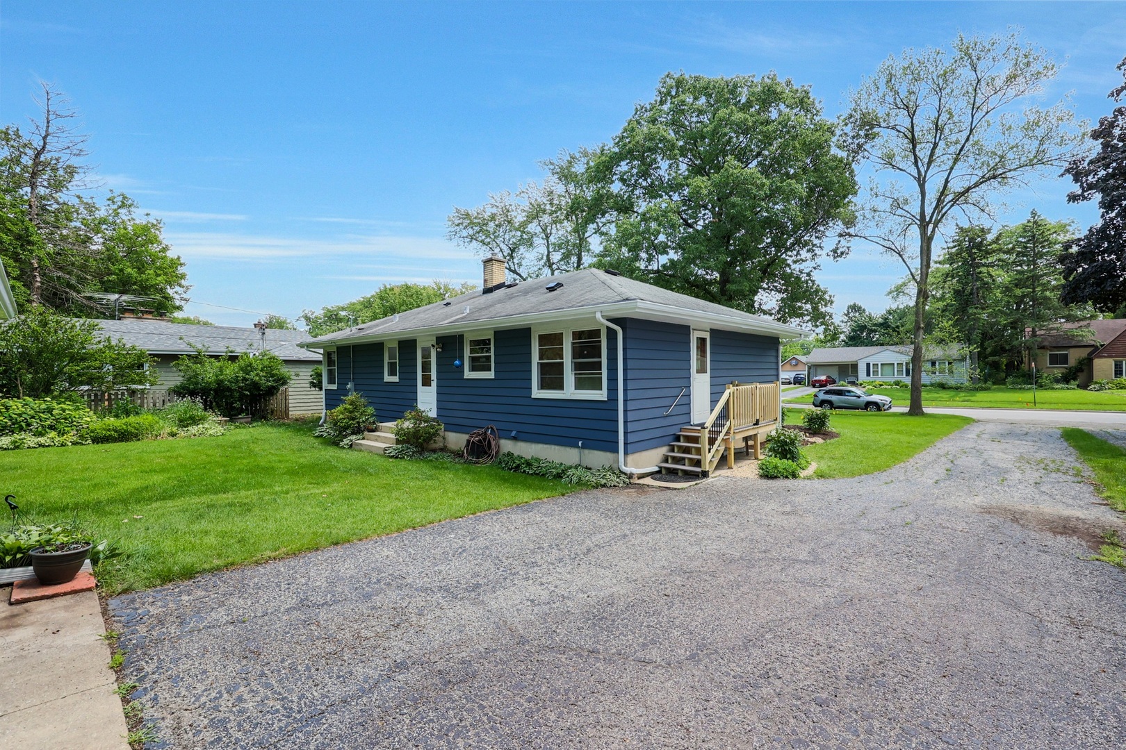 1615 E Evergreen Street, Wheaton, IL 60187