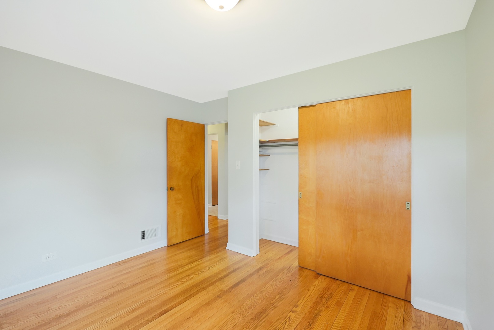 1615 E Evergreen Street, Wheaton, IL 60187