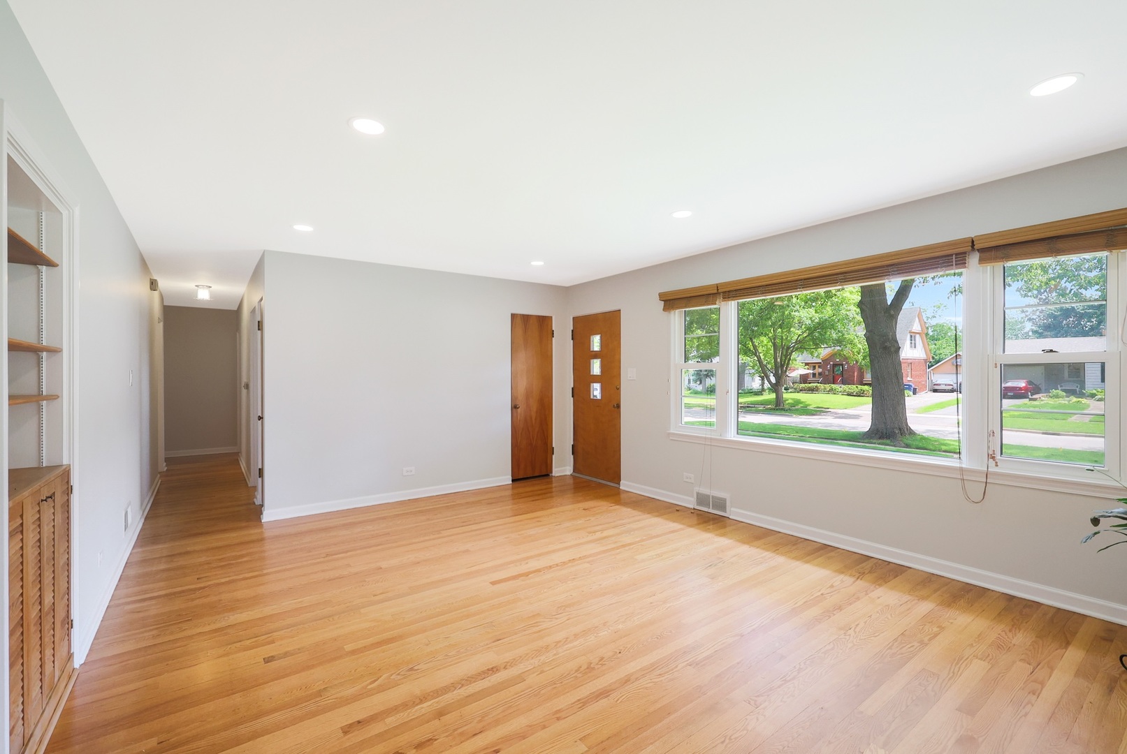 1615 E Evergreen Street, Wheaton, IL 60187