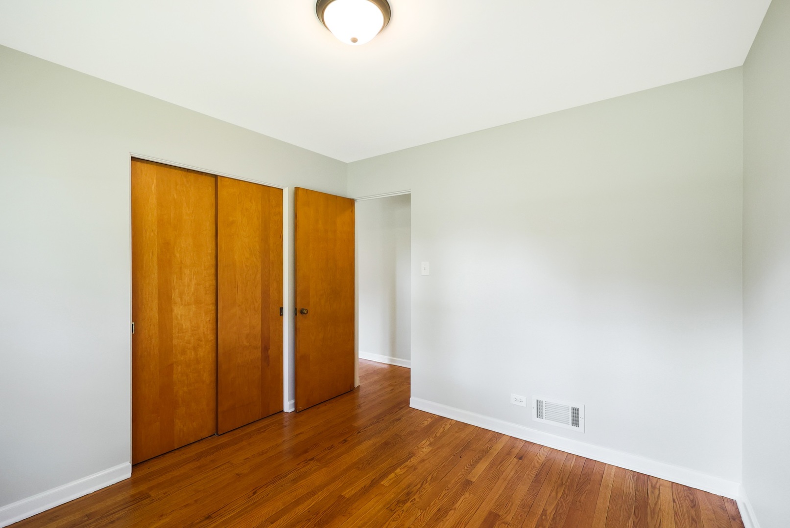 1615 E Evergreen Street, Wheaton, IL 60187