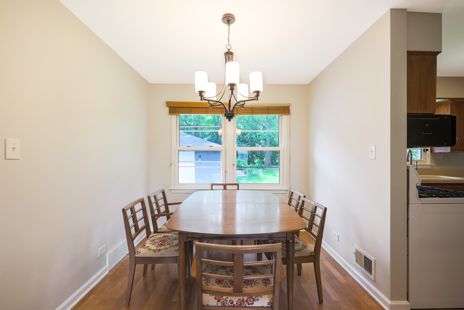 1615 E Evergreen Street, Wheaton, IL 60187