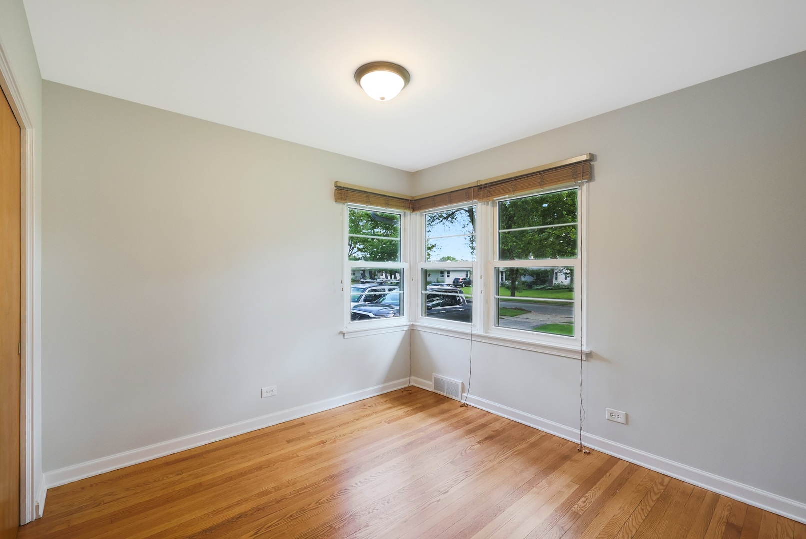 1615 E Evergreen Street, Wheaton, IL 60187