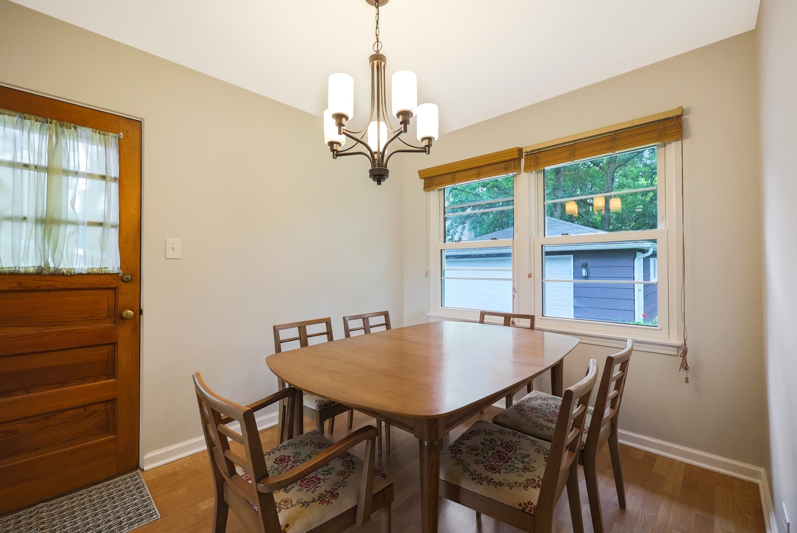1615 E Evergreen Street, Wheaton, IL 60187