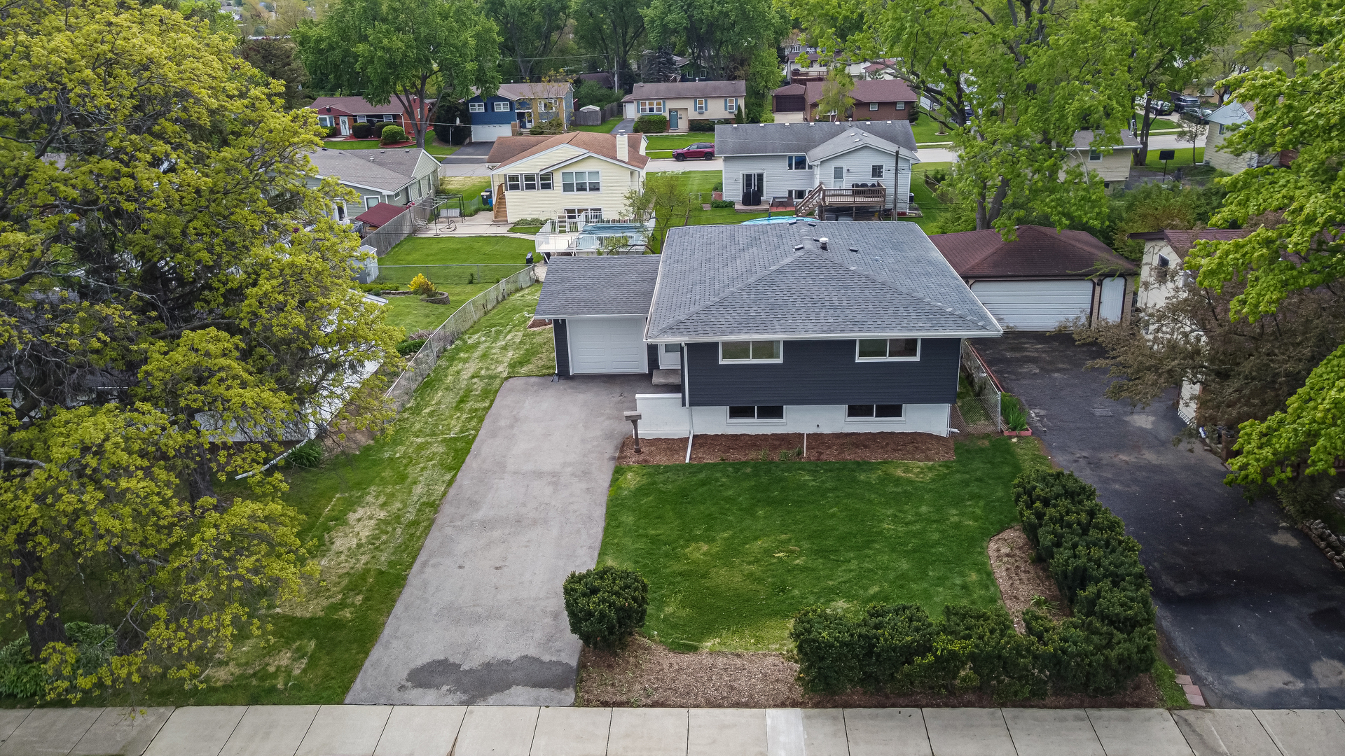 2541 75th Street, Woodridge, IL 60517