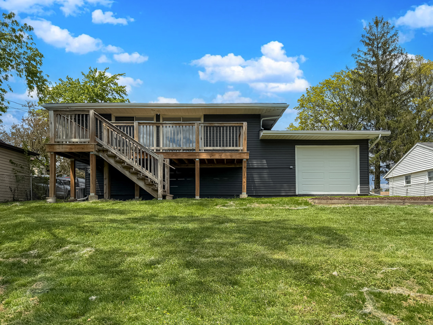 2541 75th Street, Woodridge, IL 60517