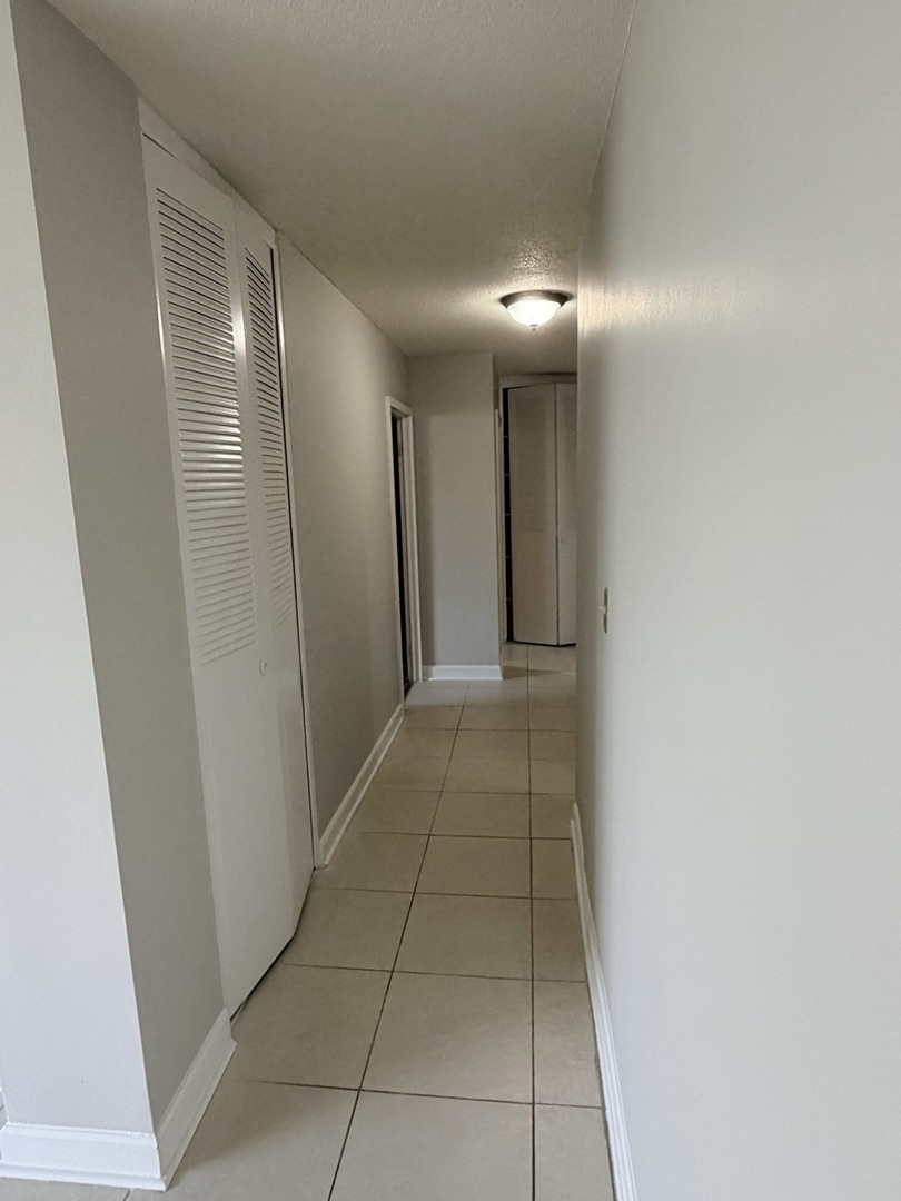 2211 S Highland Avenue #6D, Lombard, IL 60148