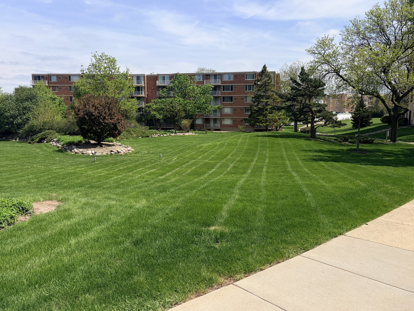 2211 S Highland Avenue #6D, Lombard, IL 60148